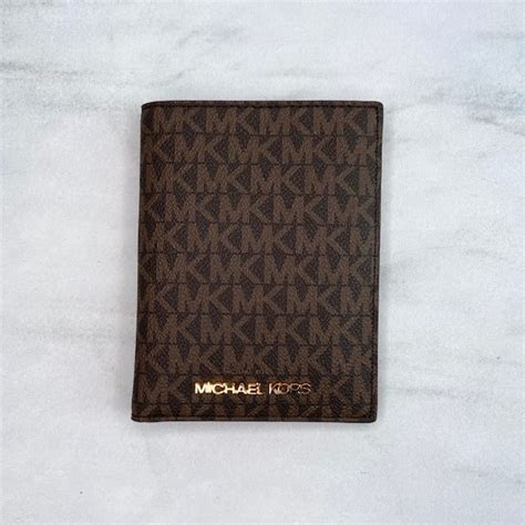 porta pasaporte michael kors|Passport & Travel Cases .